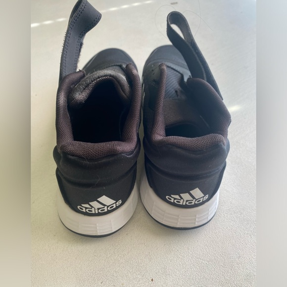 NWOT Adidas Boys Shoes Size 3 Color Black - Picture 6 of 9